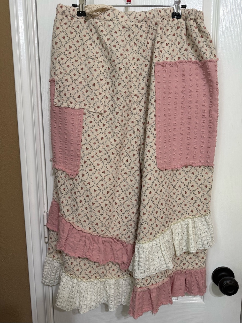 H014 New POL L 17-21 Cream Culotte Pants with Pink Patch Pockets - Picture 5 of 13